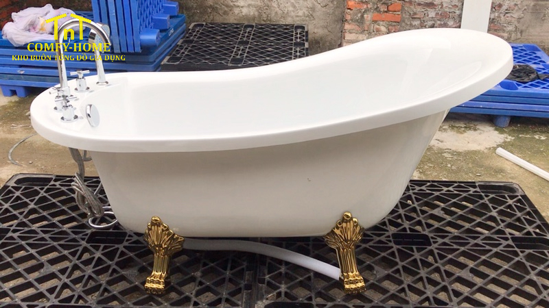 Bồn Tắm Độc Lập Chân Sư Tử Mạ Vàng – Phong Cách Cổ Điển Sang Trọng