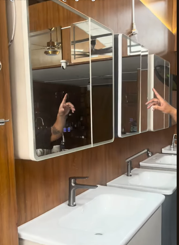 Bộ Tủ Chậu Lavabo Kèm Gương Đèn LED Chống Mờ – Thiết Kế Hiện Đại, Cao Cấp