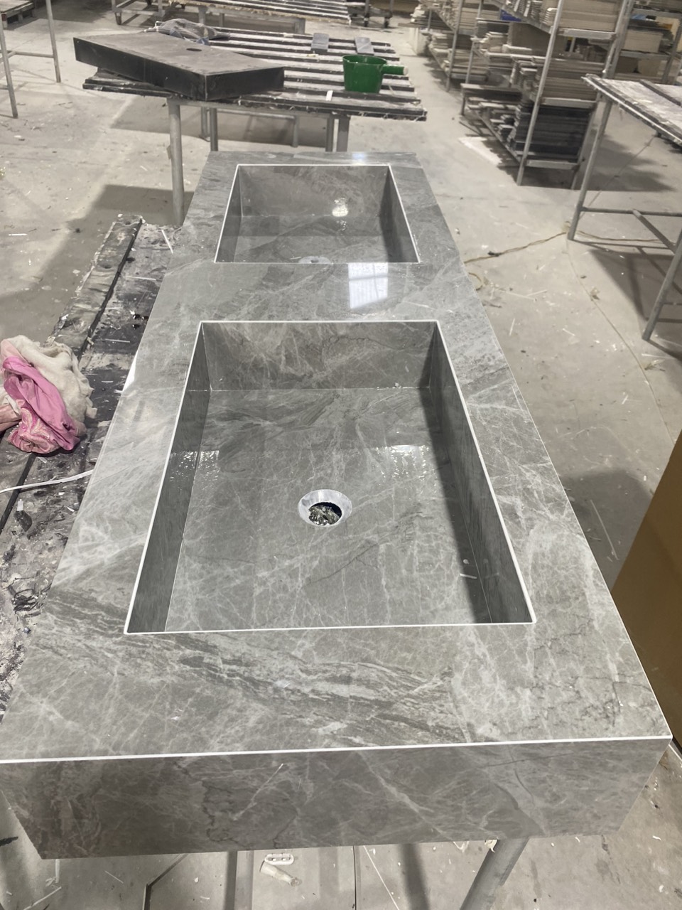 Lavabo Đá Nhân Tạo Liền Khối Cao Cấp – Chậu Âm Vuông Vân Đá Xám Hiện Đại | Comfy-Home - Image 3